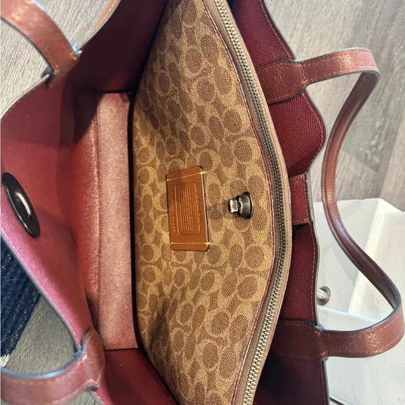 Coach Willow Tote - Picture 10 of 16